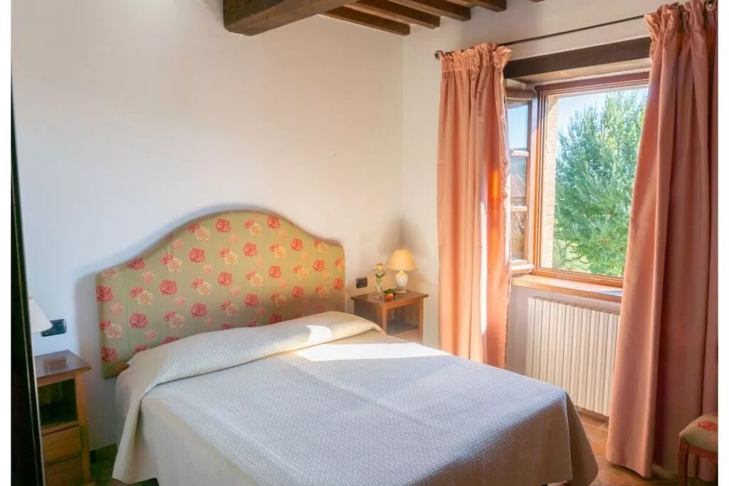 405372-Bedroom