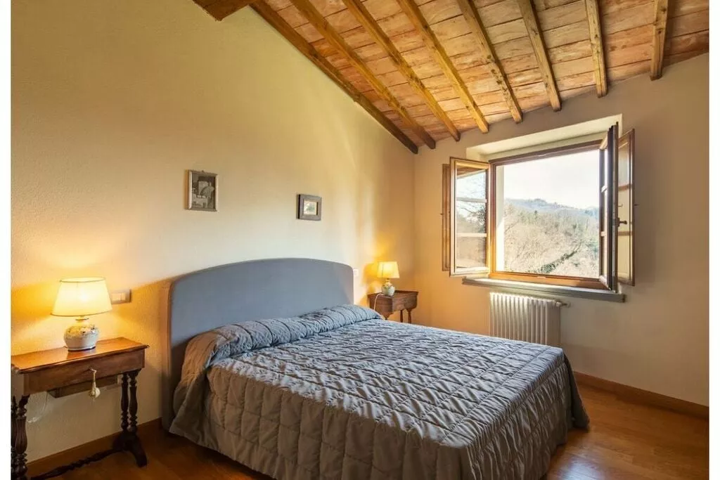 405401-Bedroom