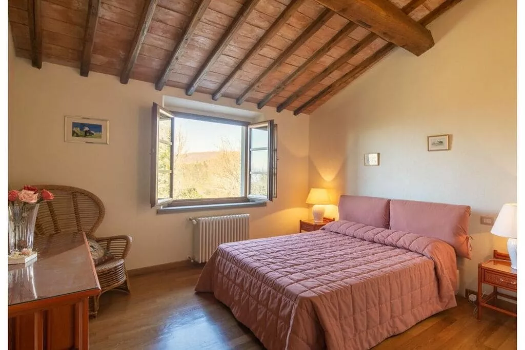 405401-Bedroom