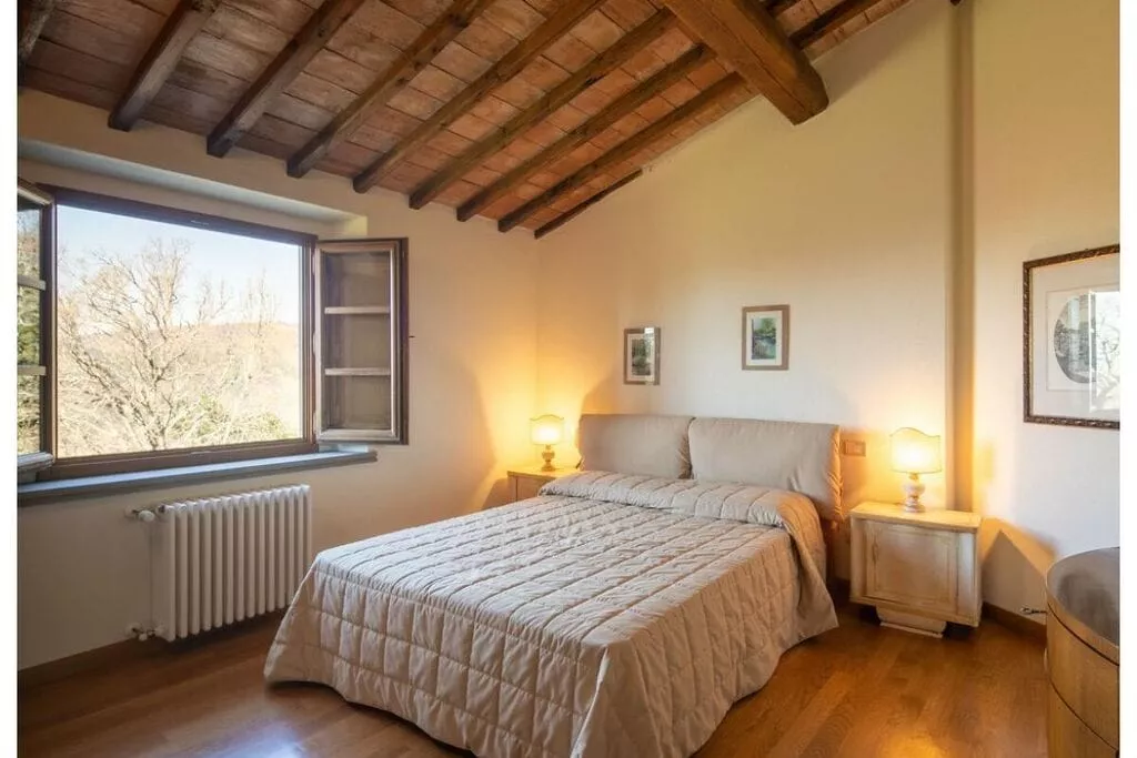 405401-Bedroom