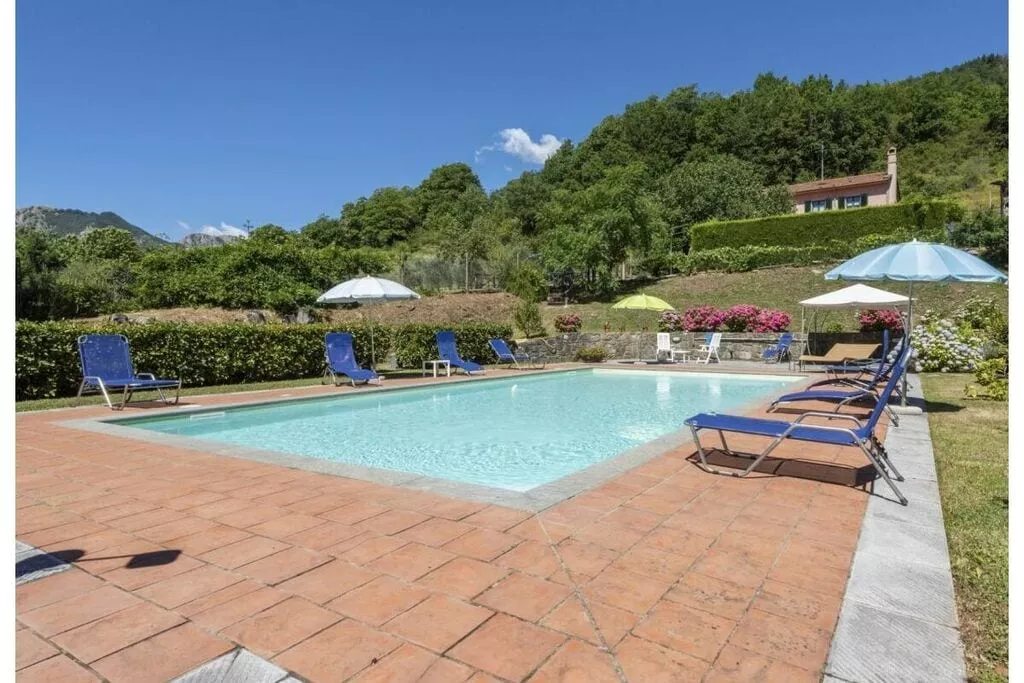 405302-Pool