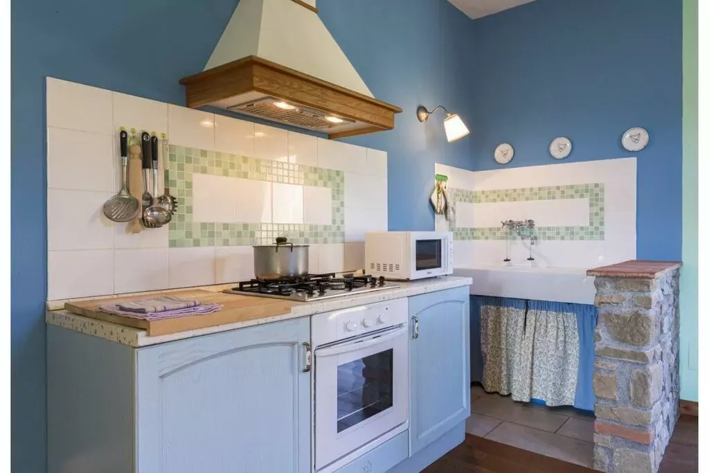 405302-Kitchen