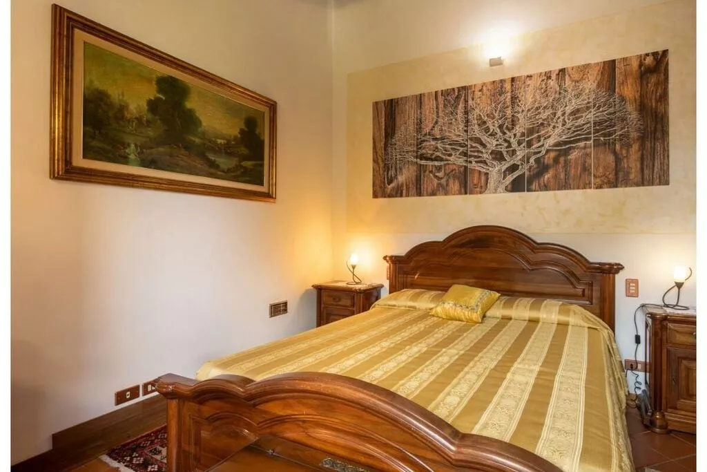 405390-Bedroom