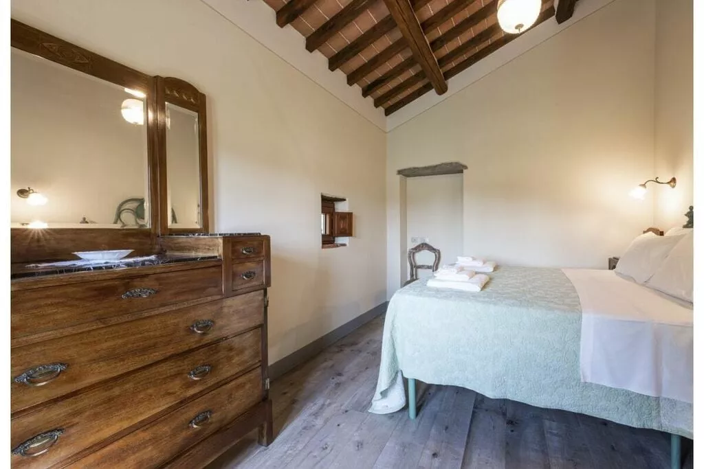 405378-Bedroom