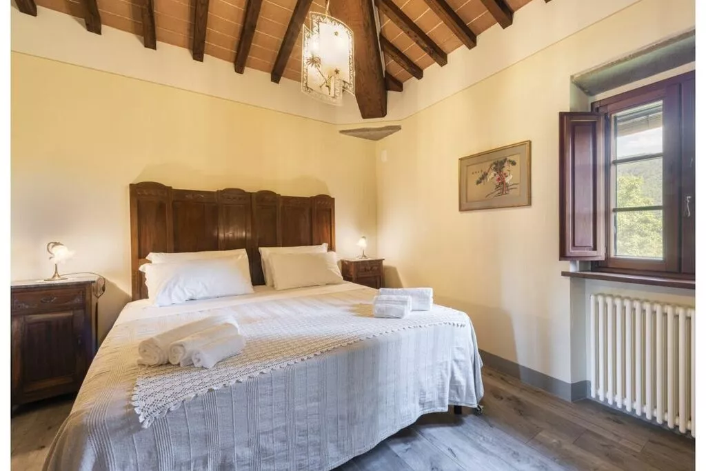 405378-Bedroom