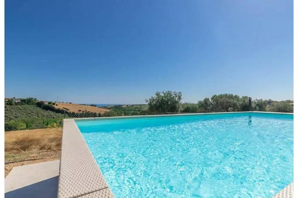 424838-Pool
