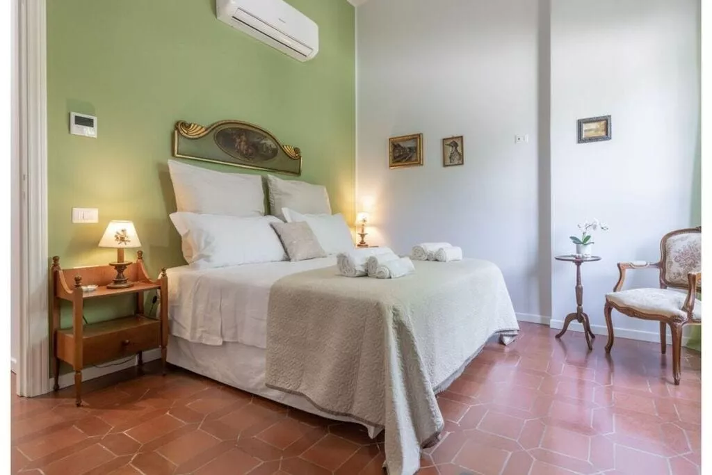 424838-Bedroom