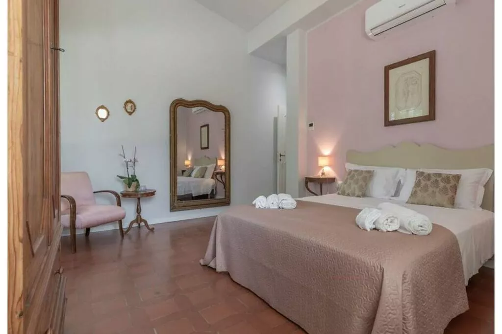 424838-Bedroom