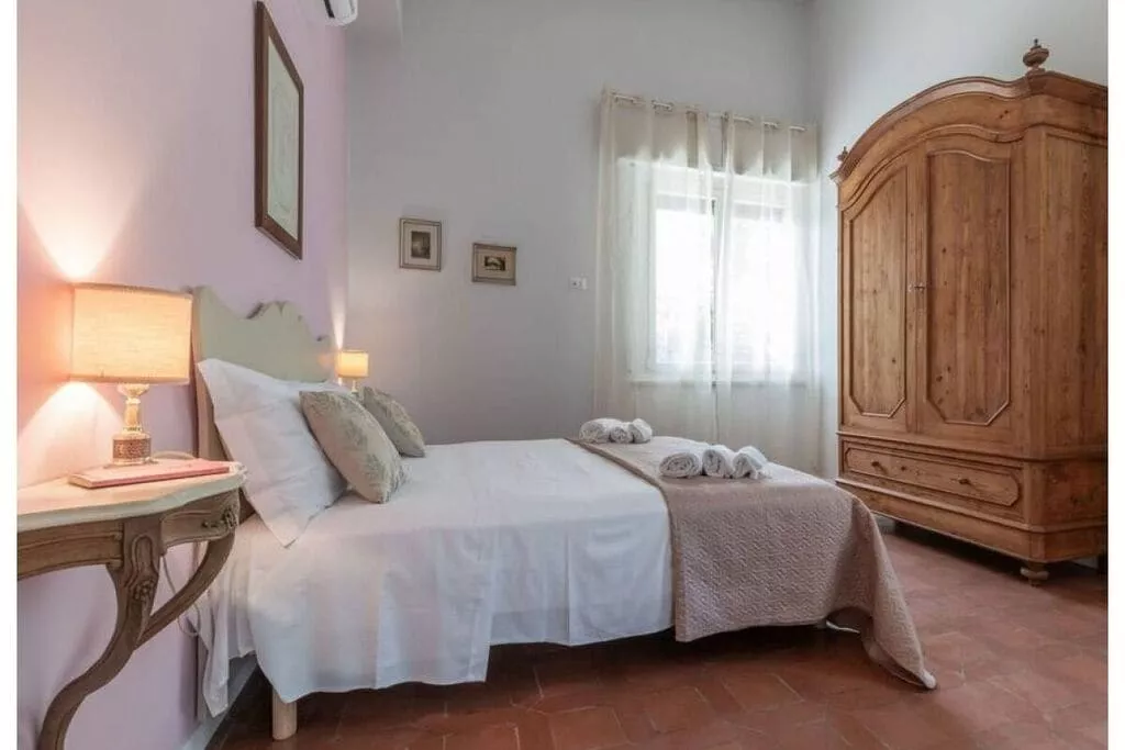 424838-Bedroom