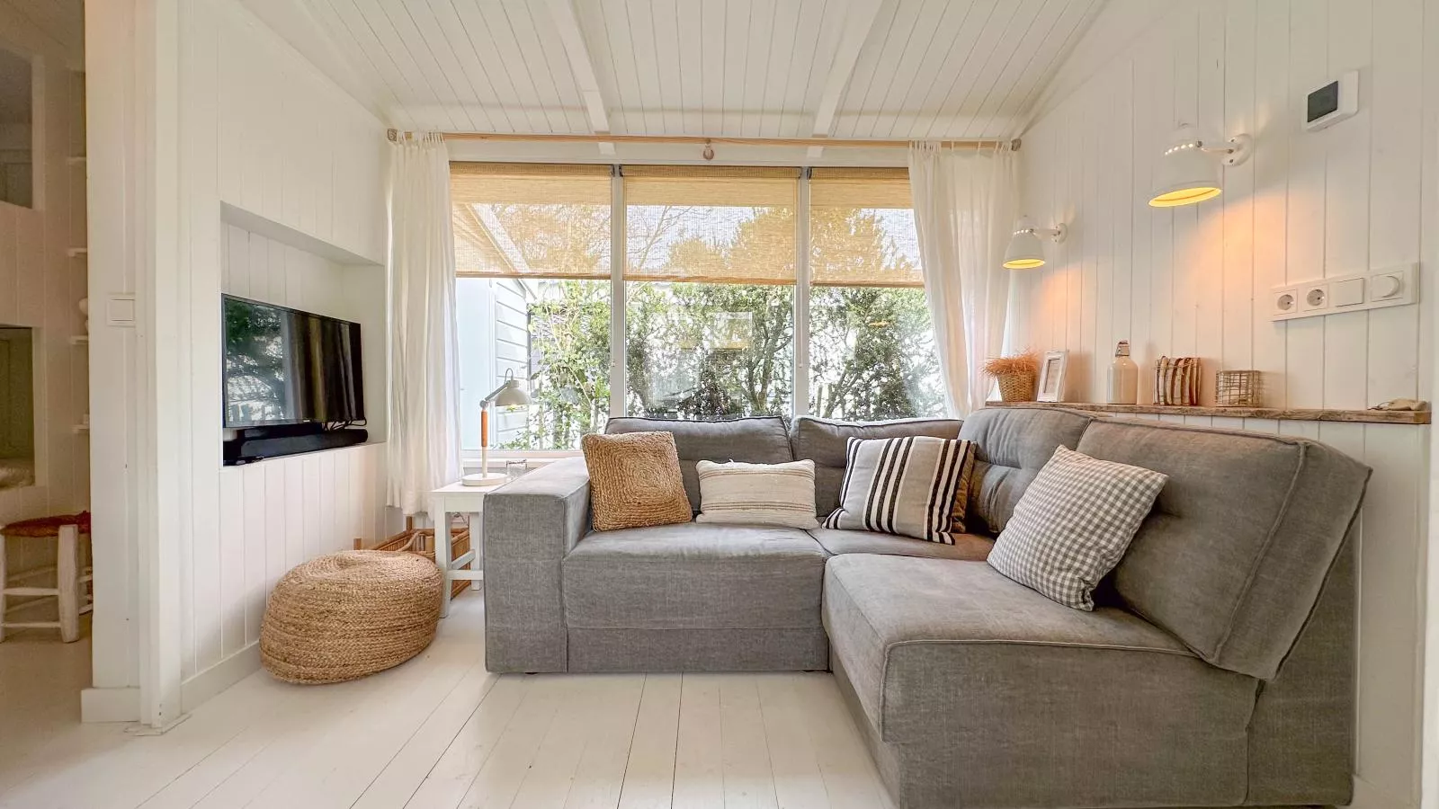 Sol-Living room