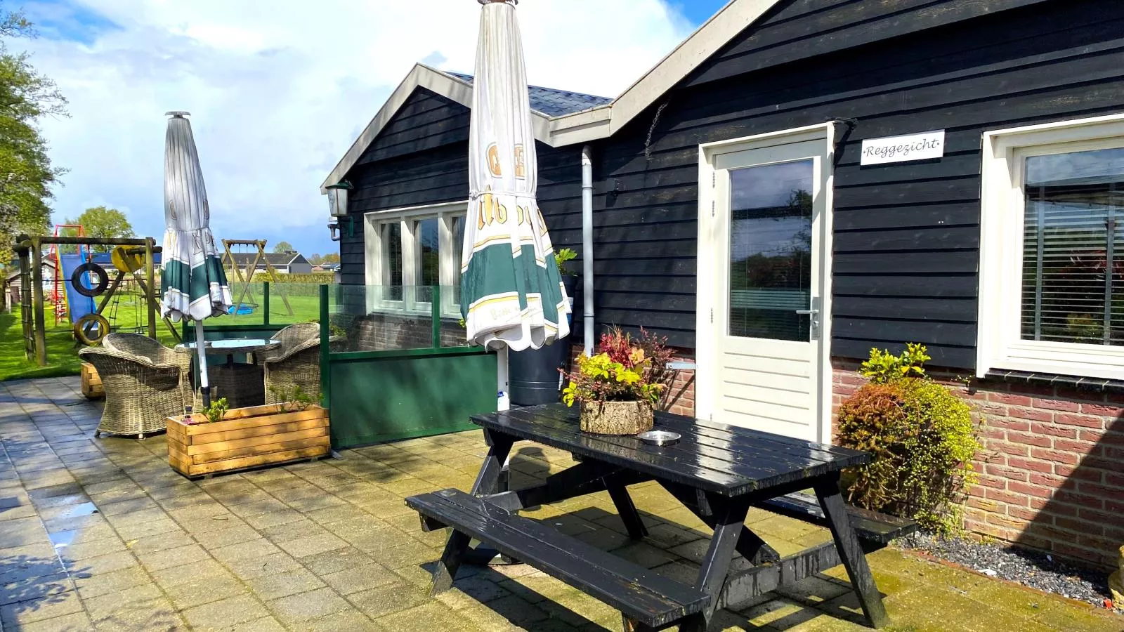 Regge en Weidezicht-Terrace balcony