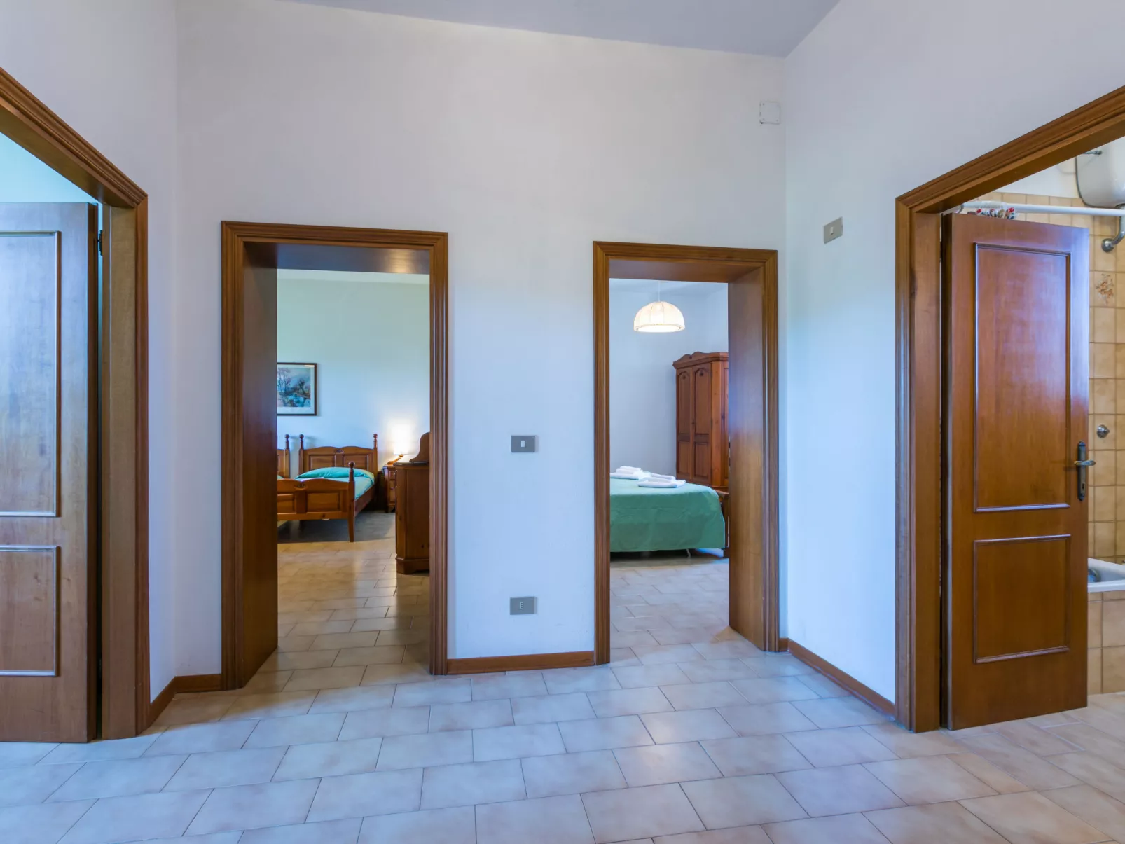 San Vivaldo, Nr. 12-Inside