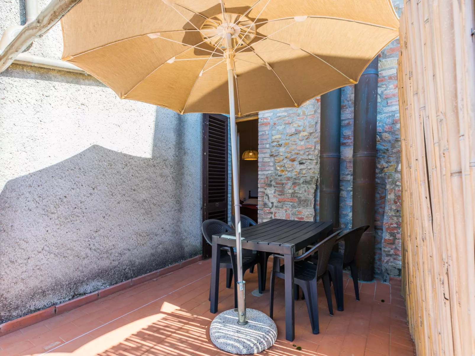 San Vivaldo, Nr. 3-Inside
