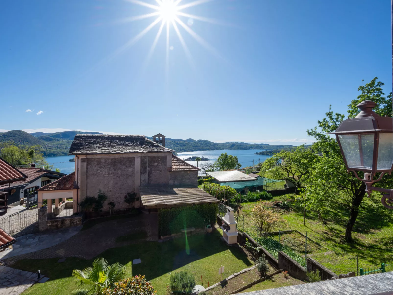 Monte San Giulio-Outside