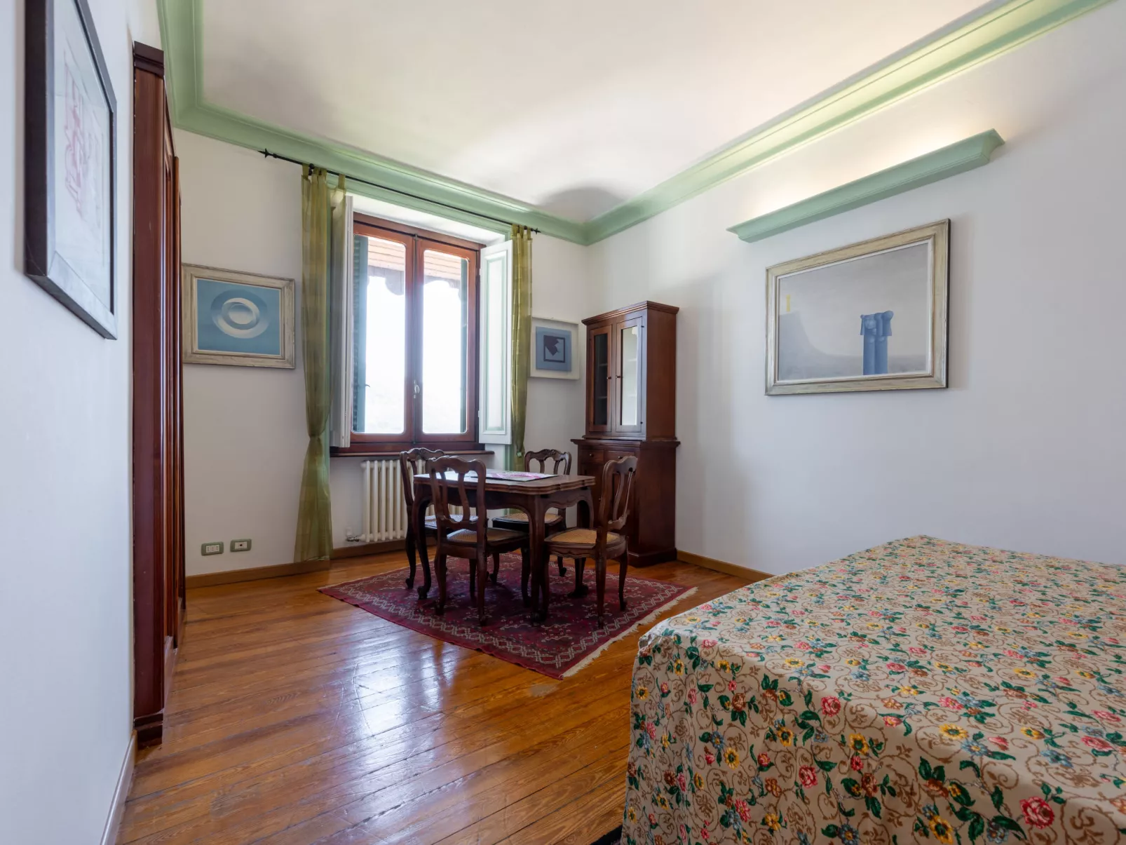 Villa Ceriana-Inside