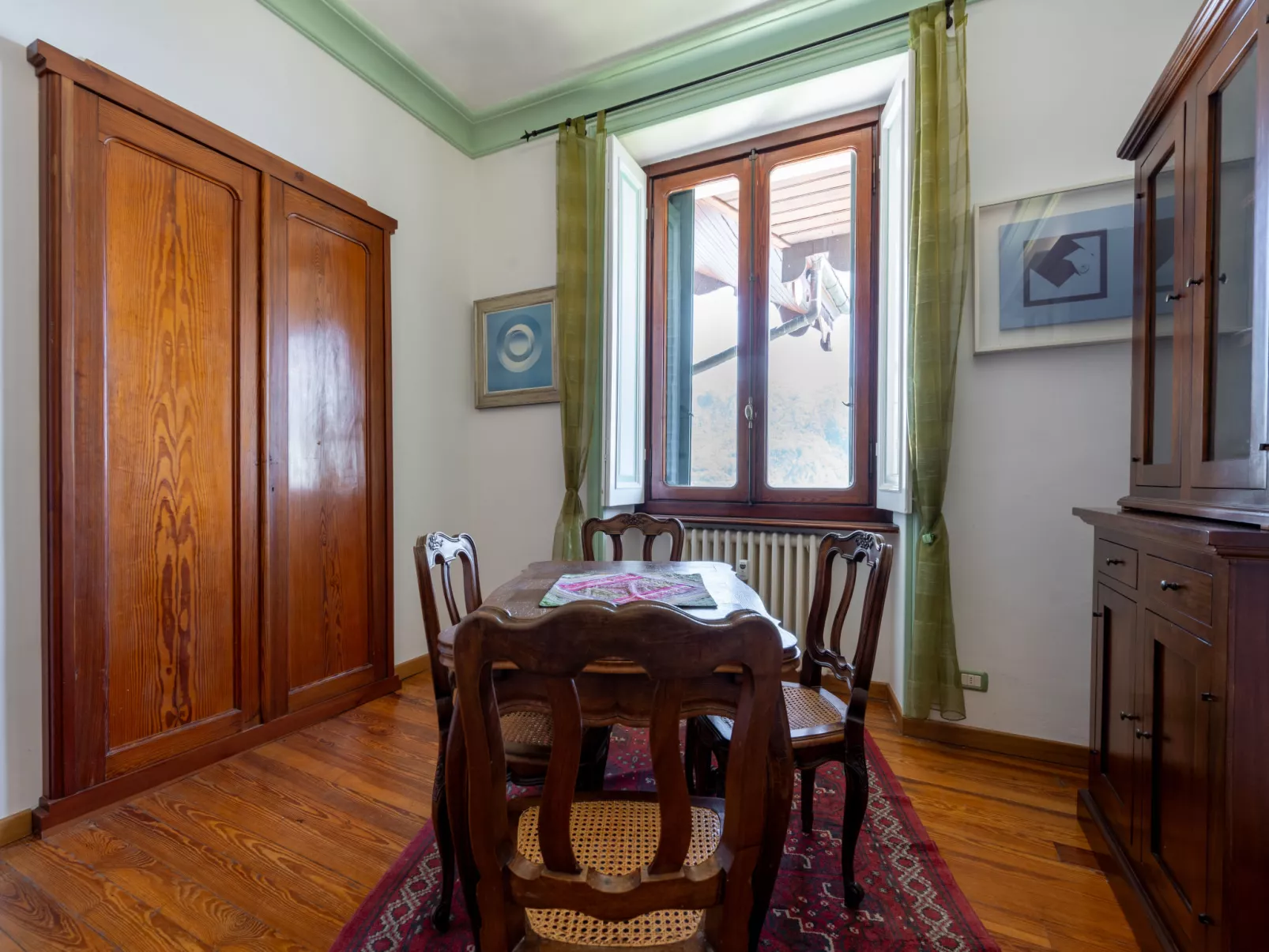 Villa Ceriana-Inside