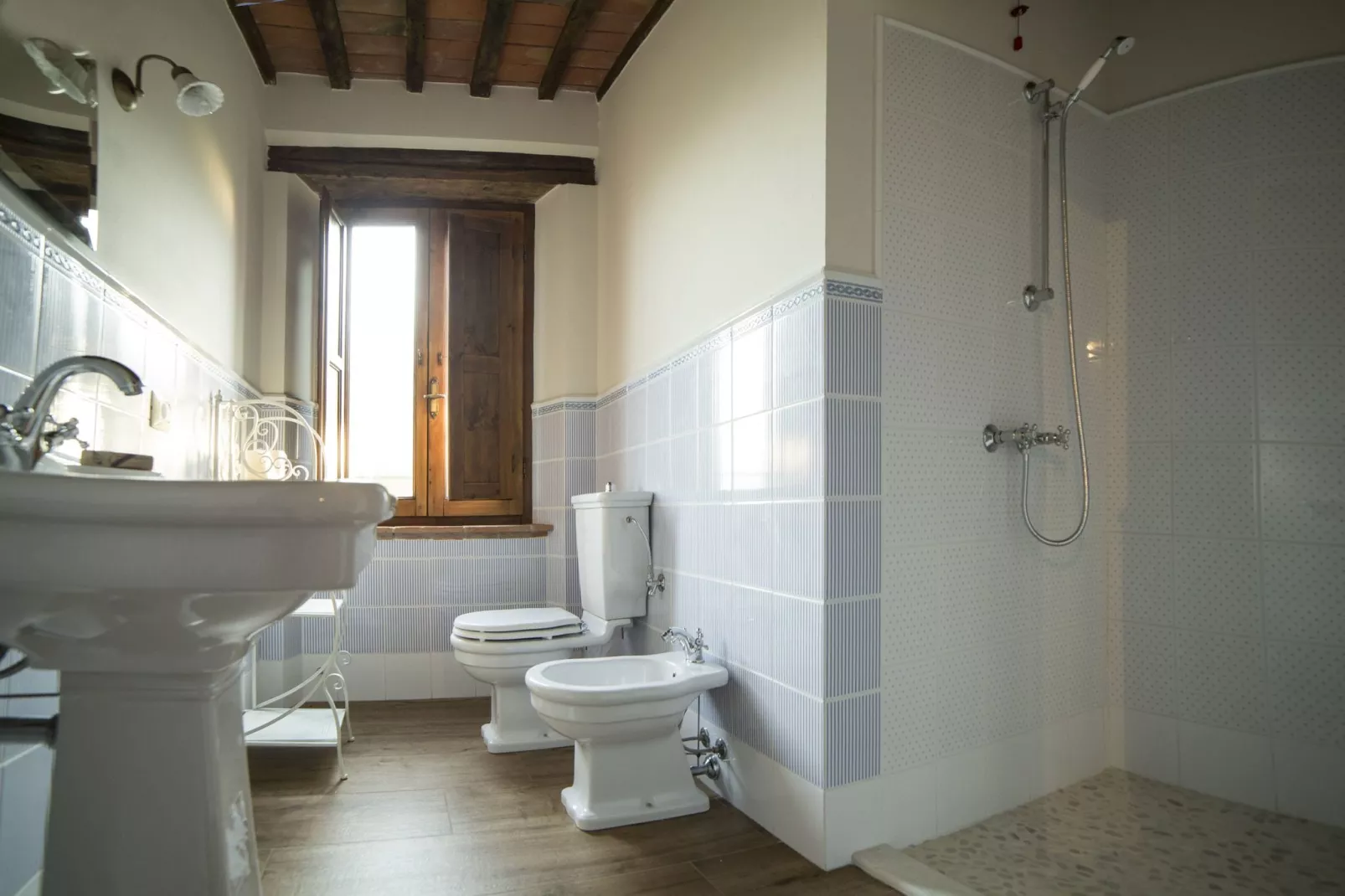 Casale Liana Dodici-Bathroom