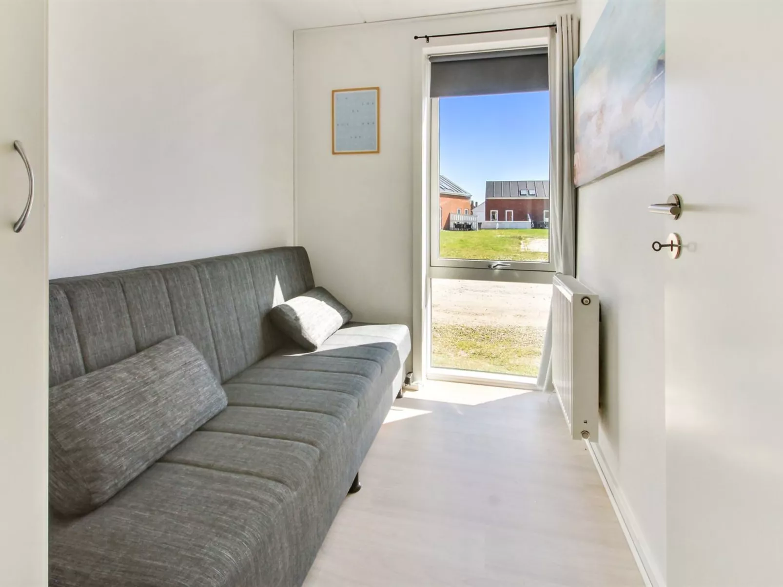 "Aswith" - 2.3km from the sea-Drinnen