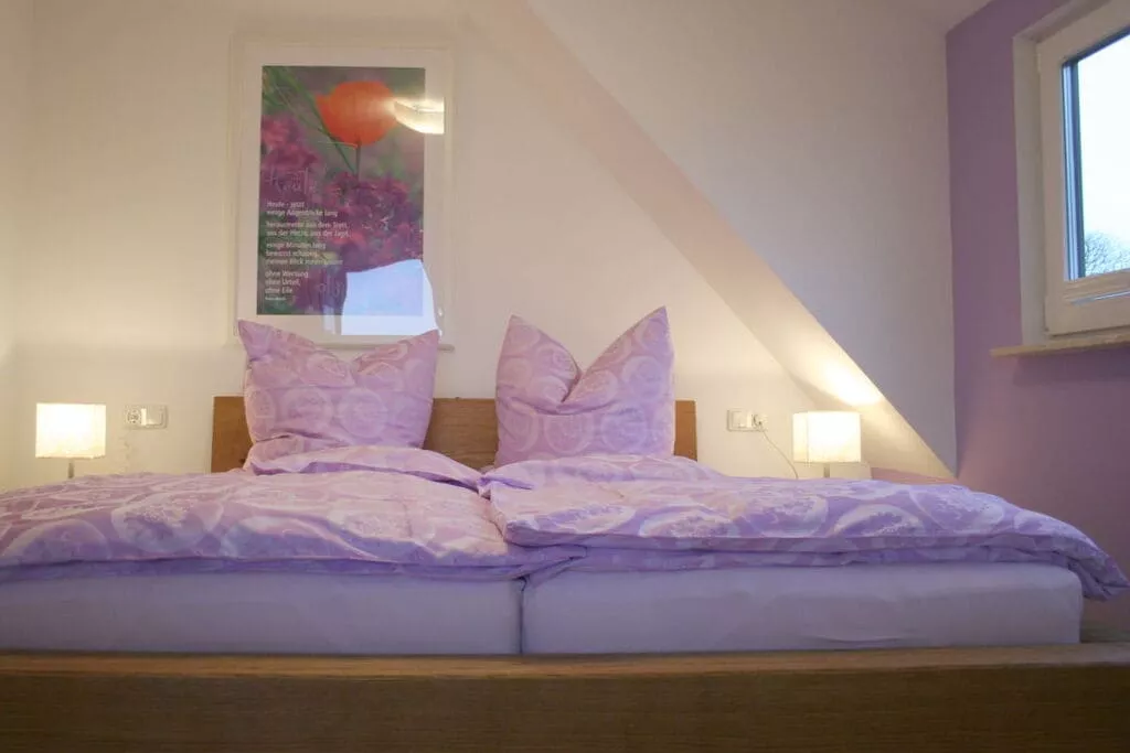 96118-Bedroom
