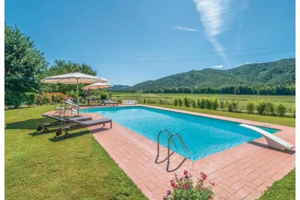 483328-Pool