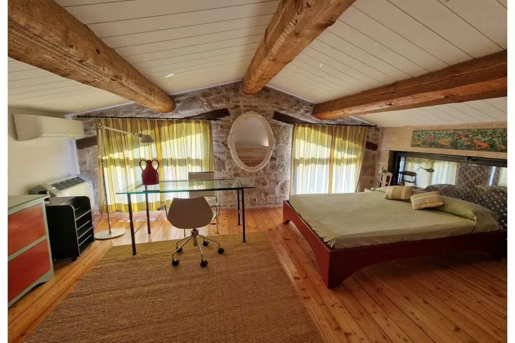 483328-Bedroom