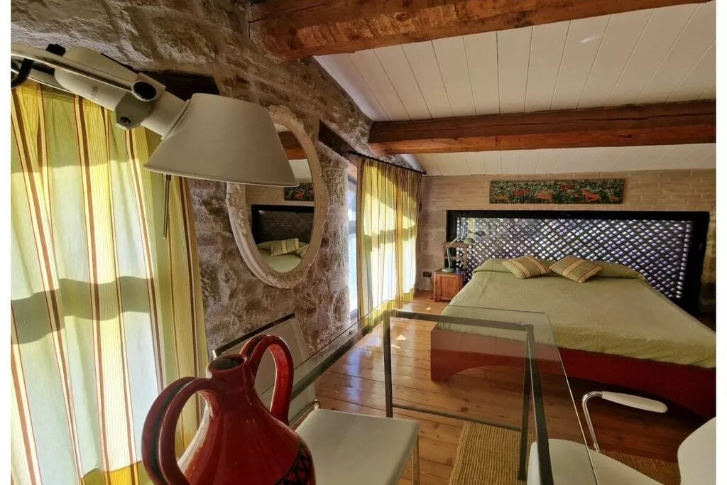 483328-Bedroom