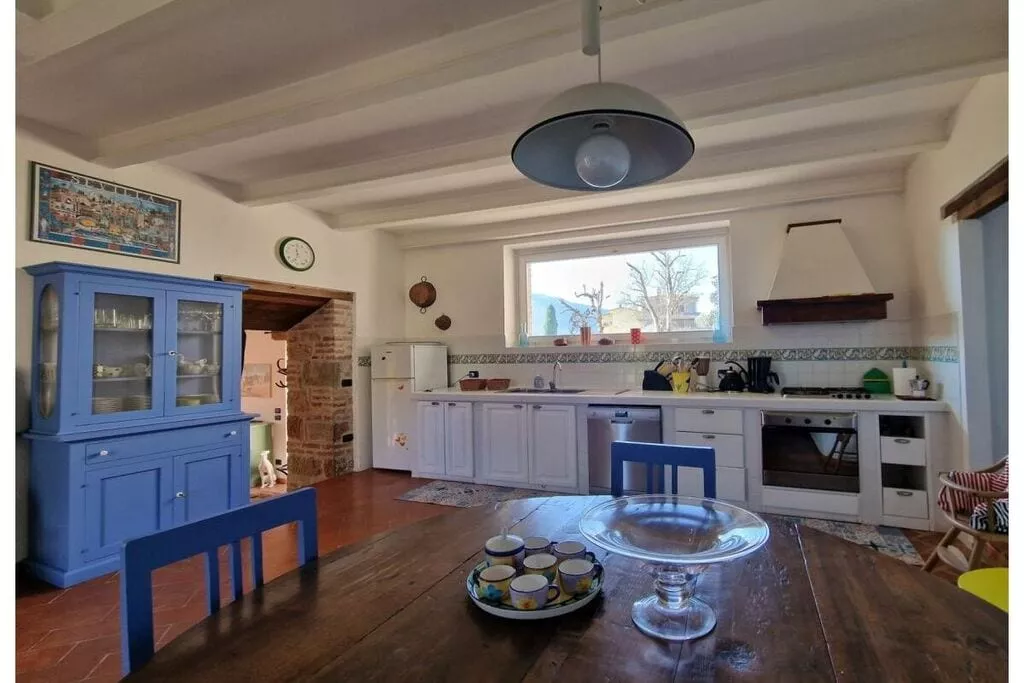 483328-Kitchen