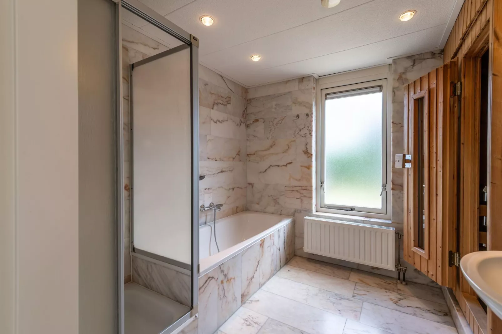 Cardium 7-Bathroom