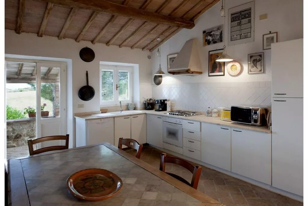 484917-Kitchen