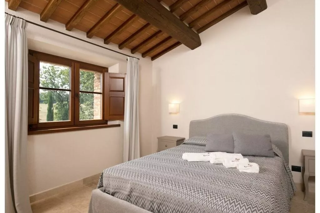 482933-Bedroom