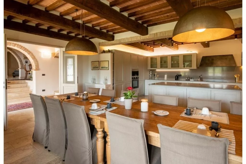 482933-Kitchen