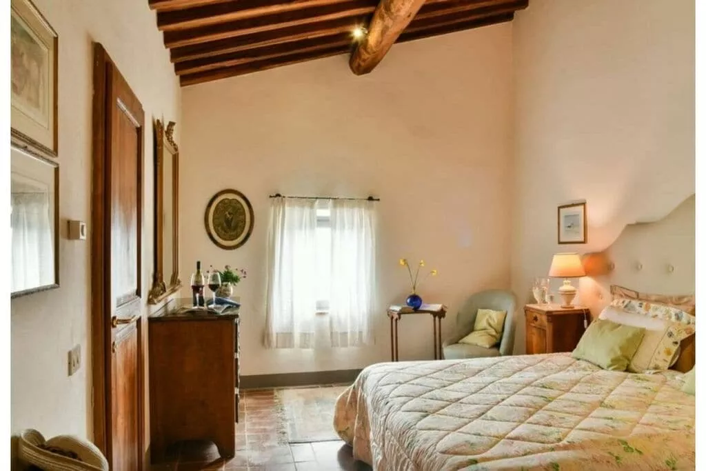 482969-Bedroom