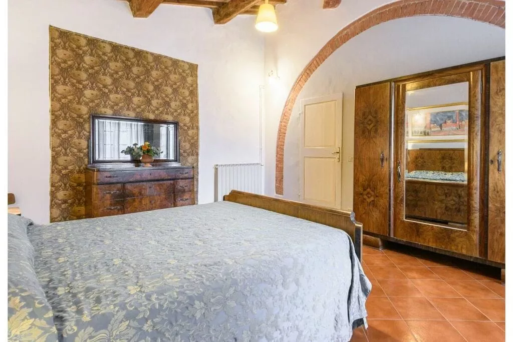 482955-Bedroom