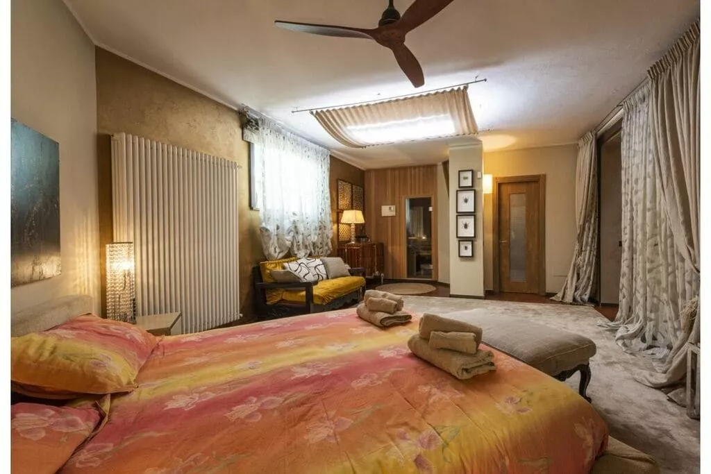 482942-Bedroom