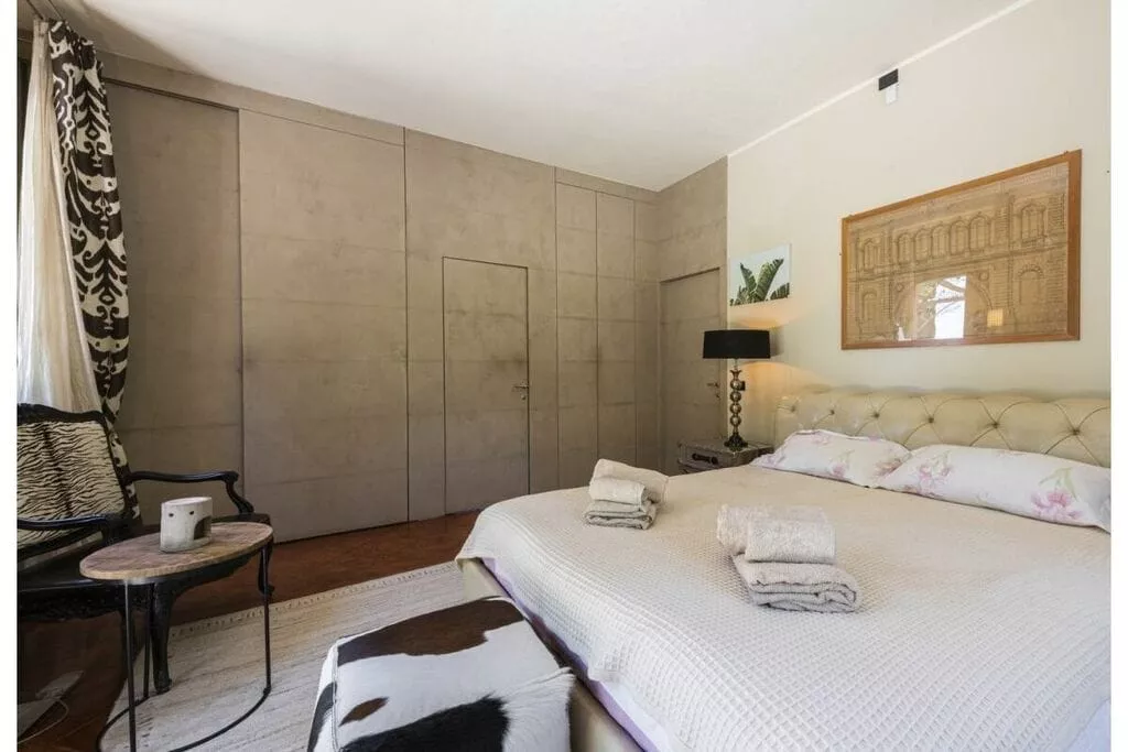 482942-Bedroom