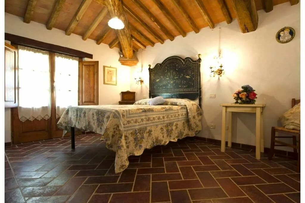 452683-Bedroom