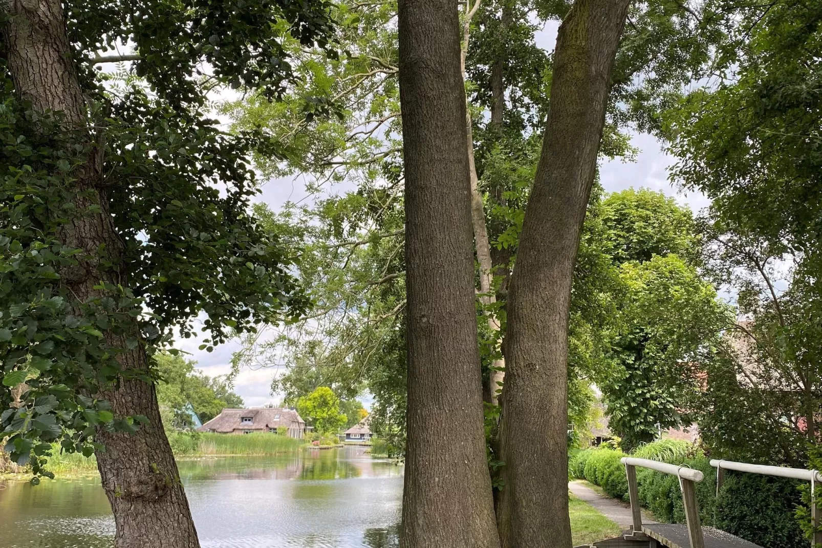 Aan de dwarsgracht-Aussicht Sommer