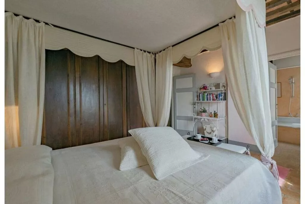 485477-Bedroom