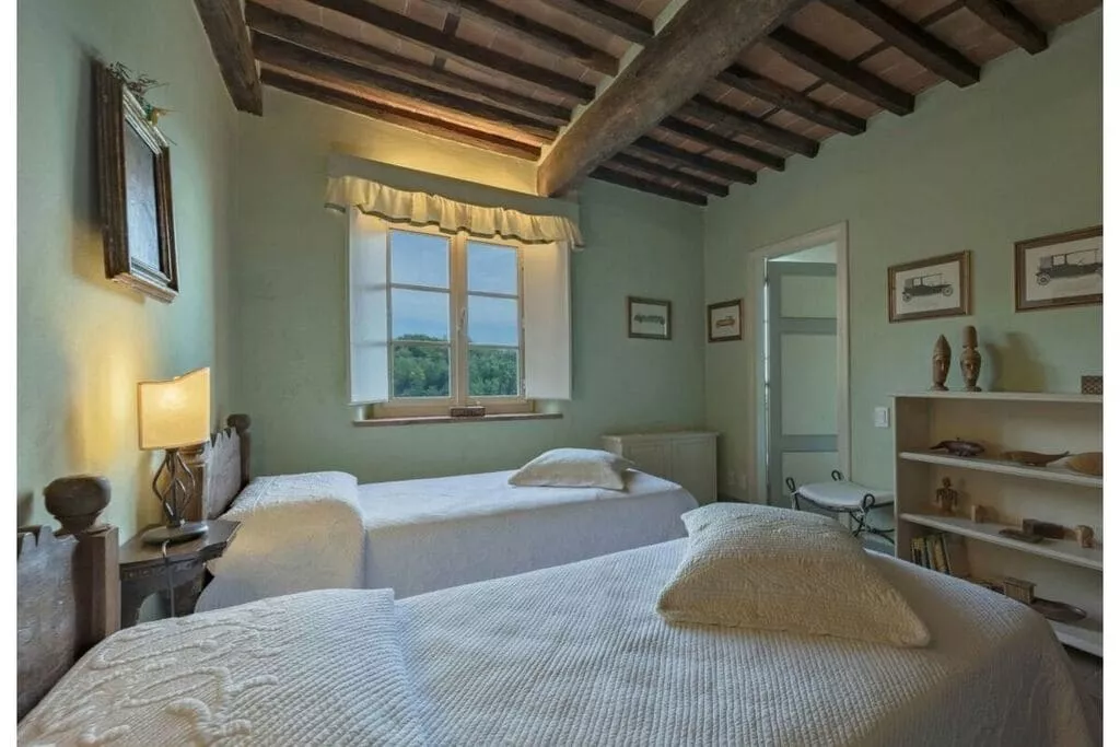 485477-Bedroom