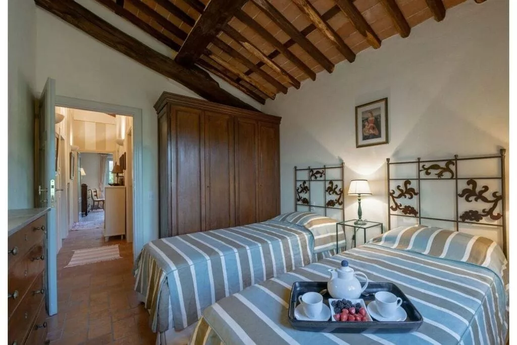 485477-Bedroom