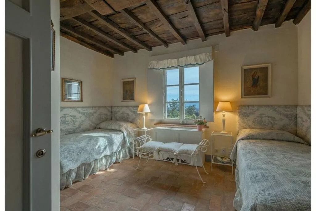 485477-Bedroom