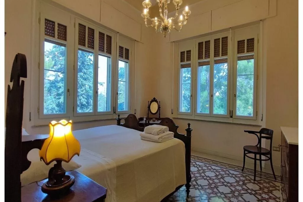 482964-Bedroom