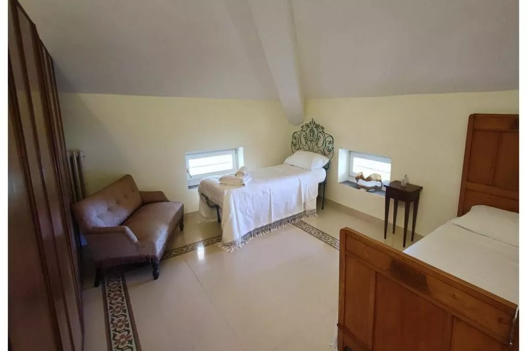 482964-Bedroom