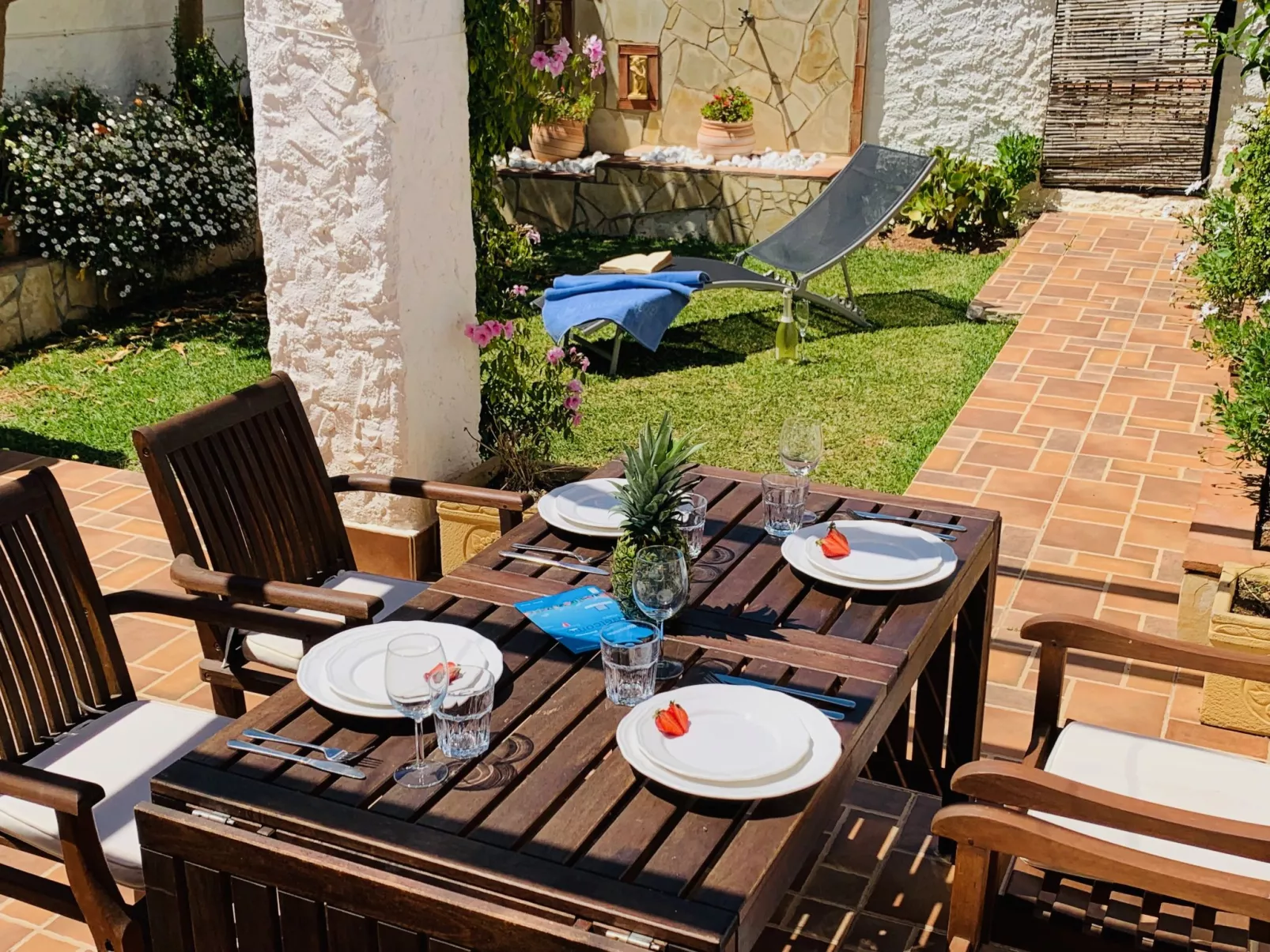 Los Olivos de Capistrano-Outside