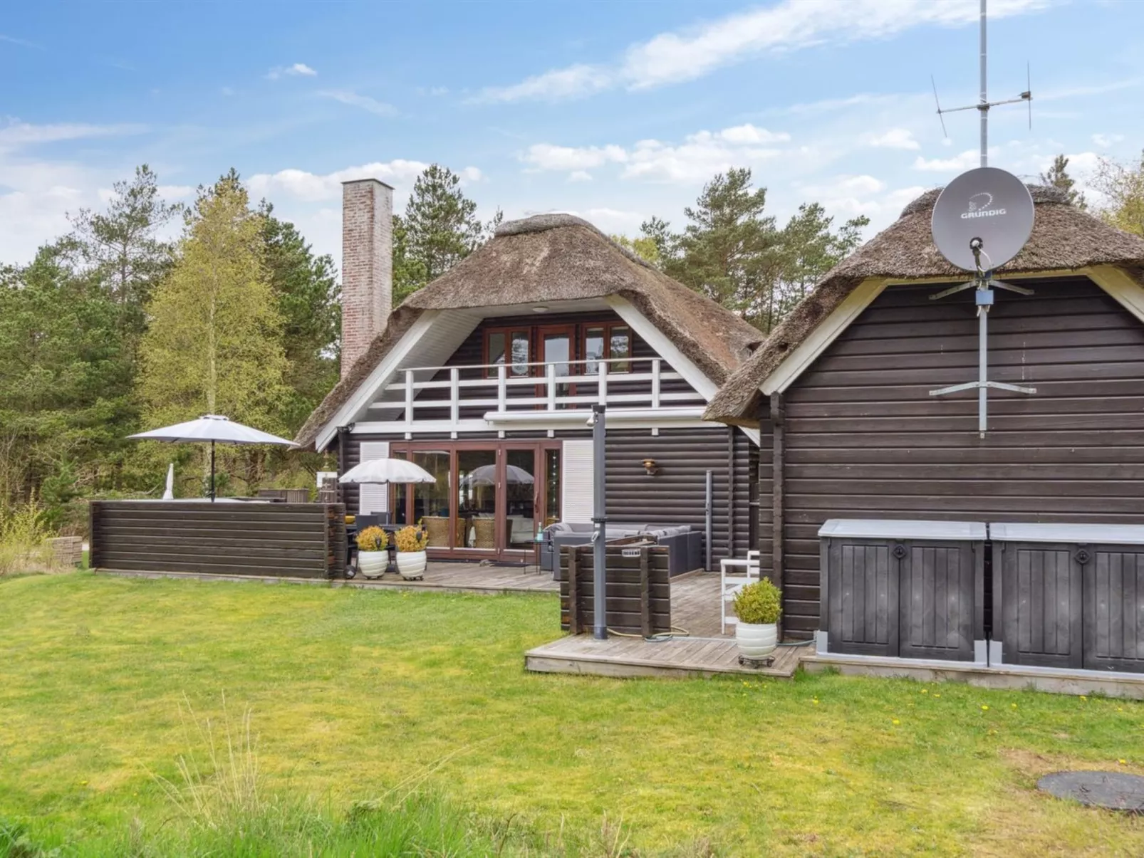 "Oluf" - 1.3km from the sea-Inside