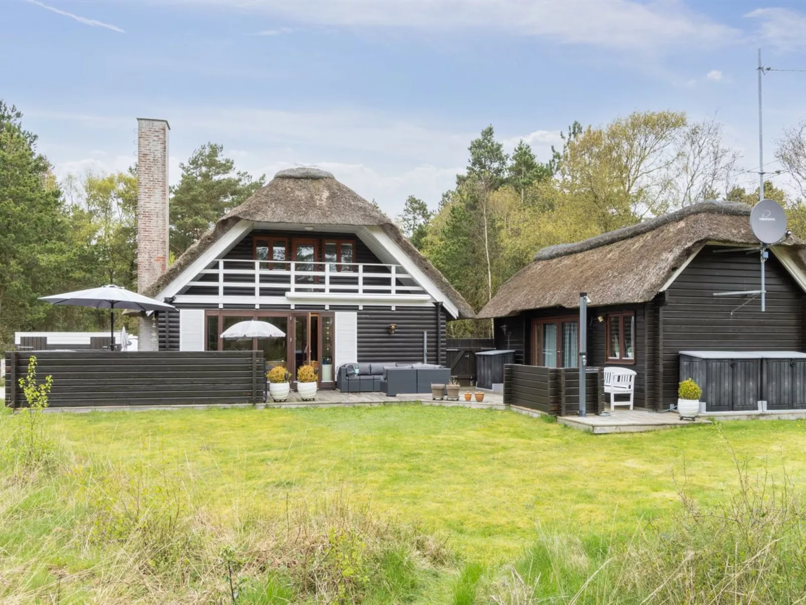 "Oluf" - 1.3km from the sea-Inside