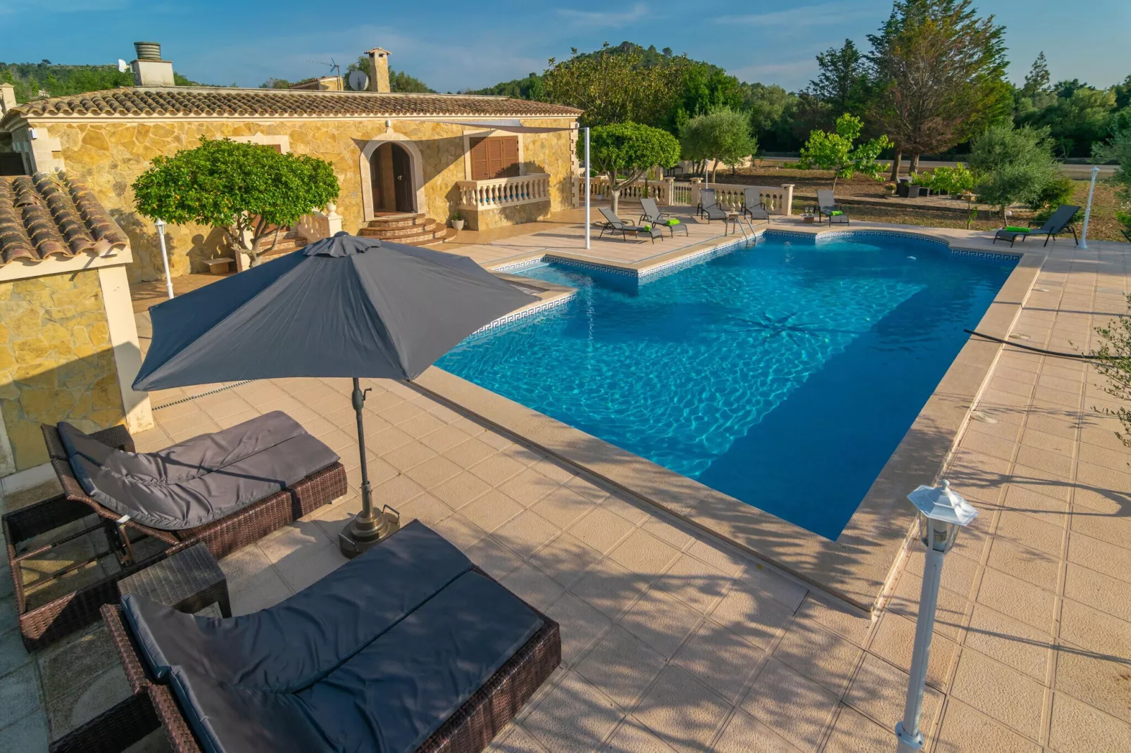 Villa Arhu-Exterior summer