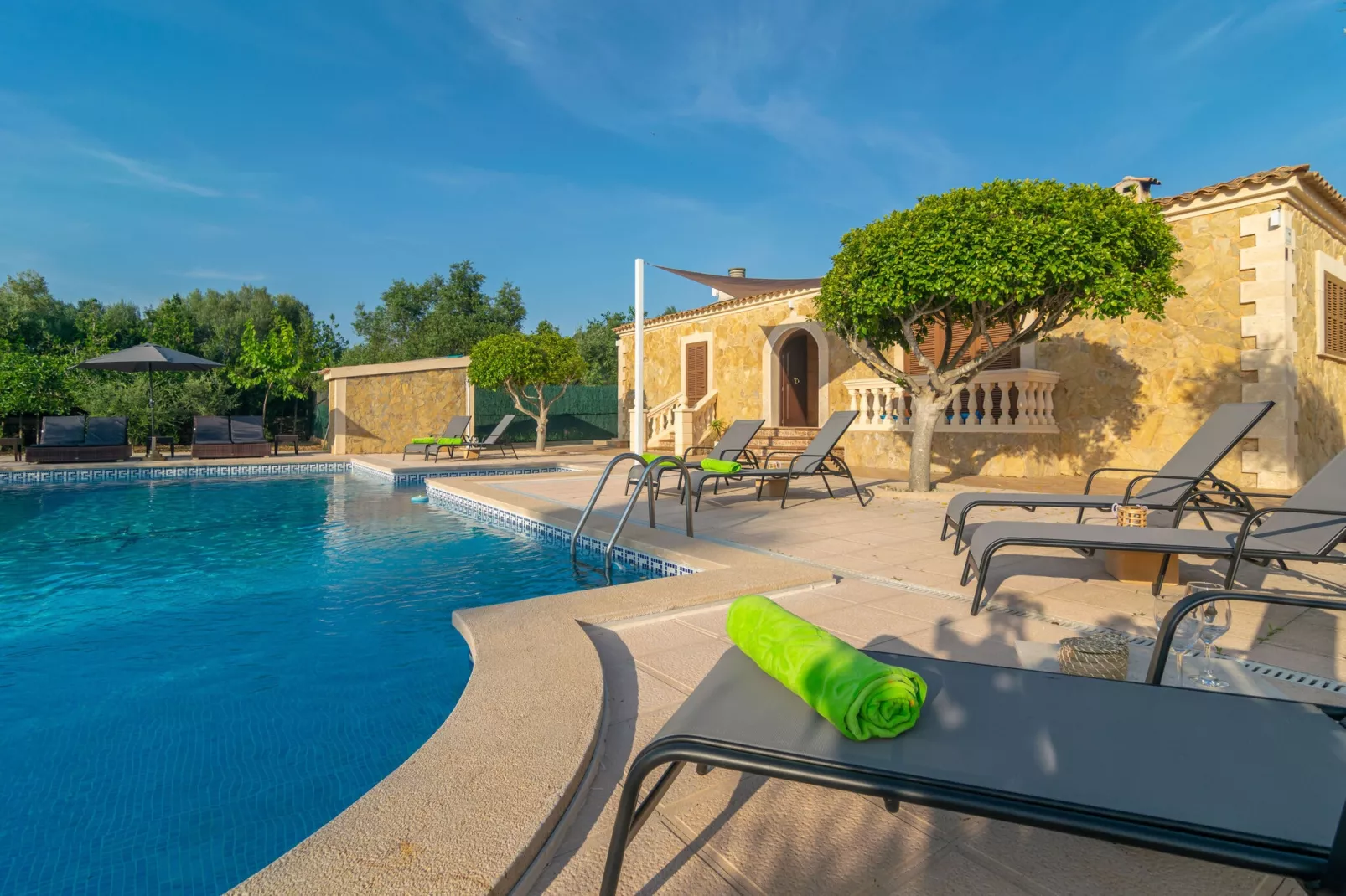 Villa Arhu-Exterior summer