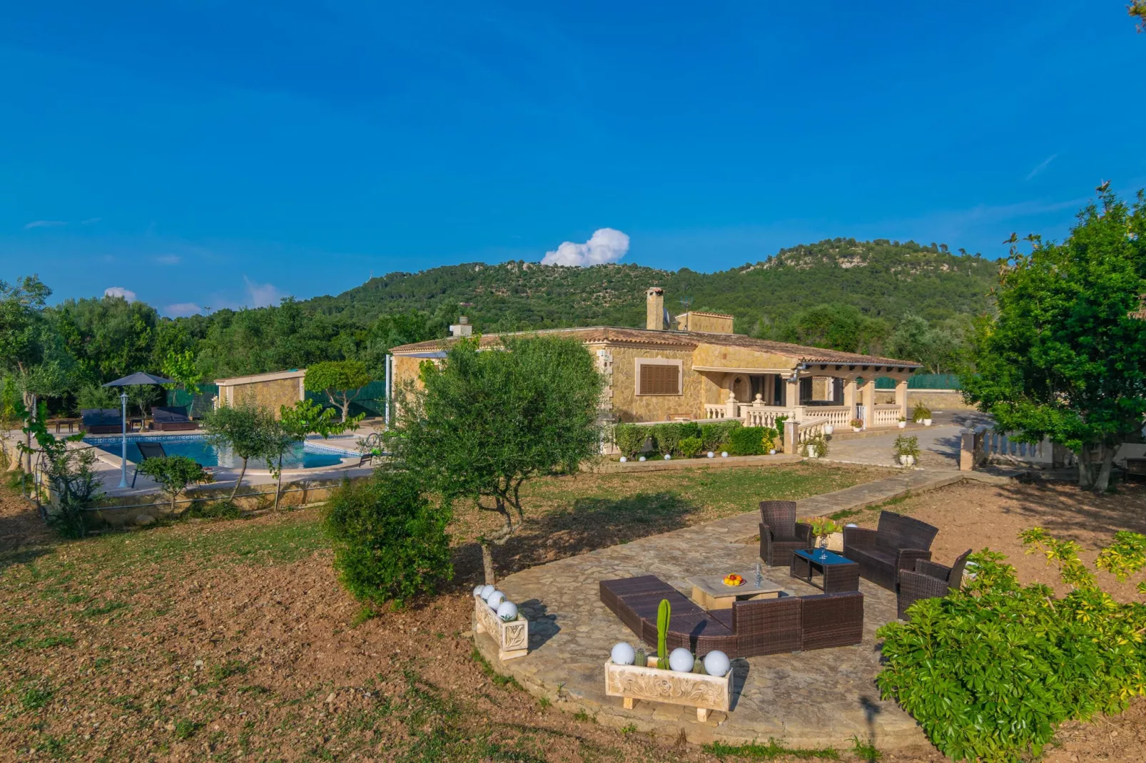 Villa Arhu-Exterior summer