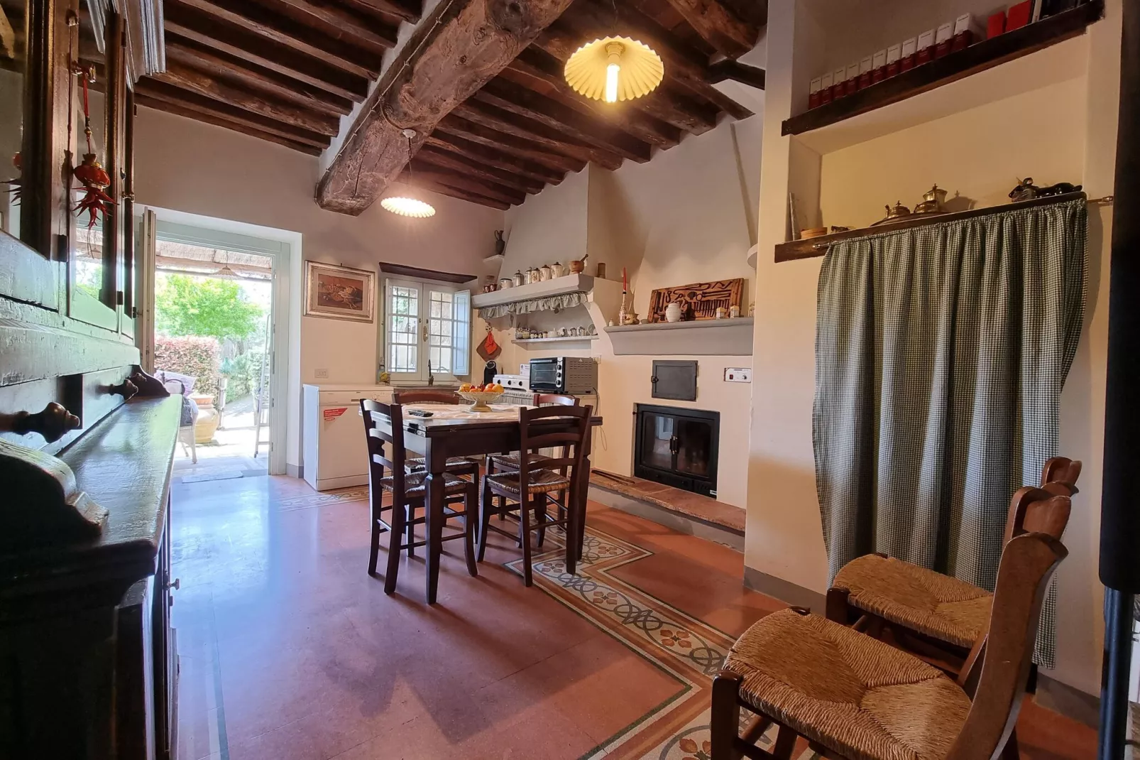 Casa Orbicciano & Nido d'amore - Salle à manger